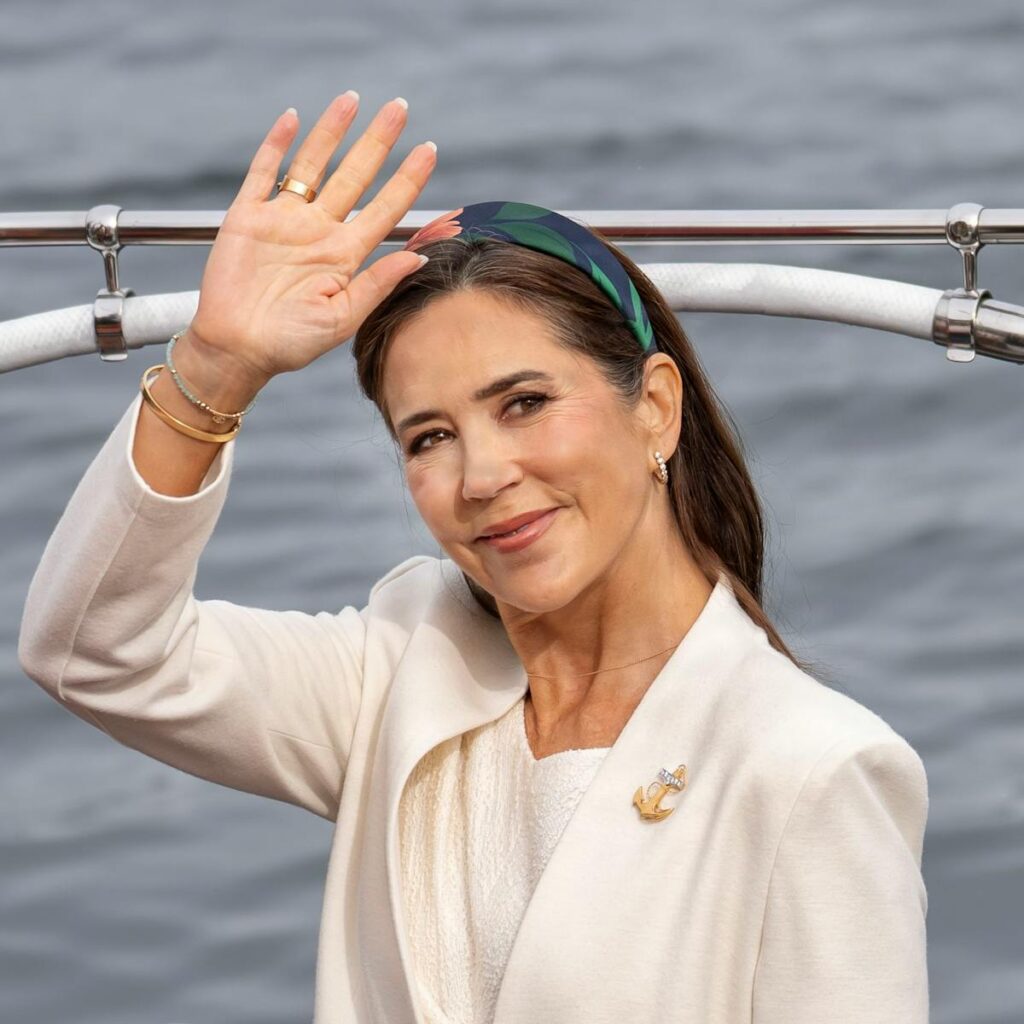 Dronning Mary afsløret.. – ONN.dk
